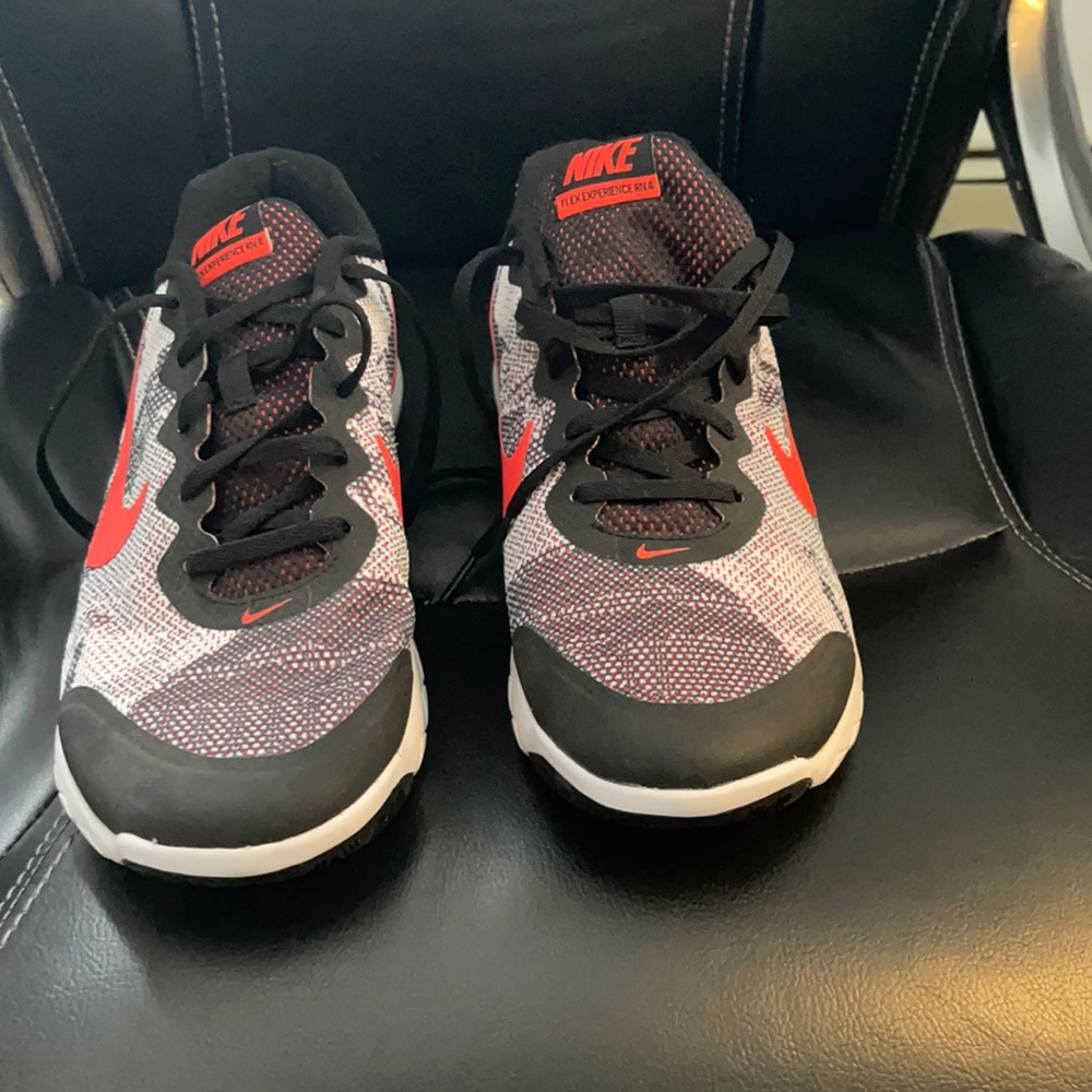 NIKE Flex Experience RN 4